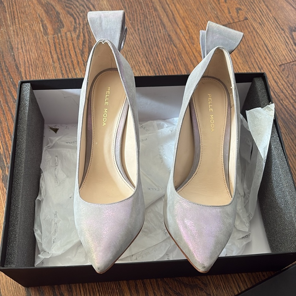 Pelle Moda Bow Detail Heels